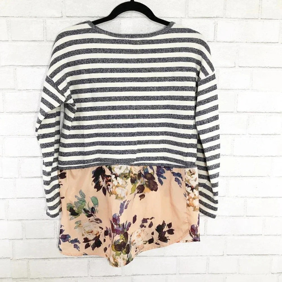 Postmark - Anthropologie Blue & White Striped Floral Top Women's Size Medium - Picture 4 of 6